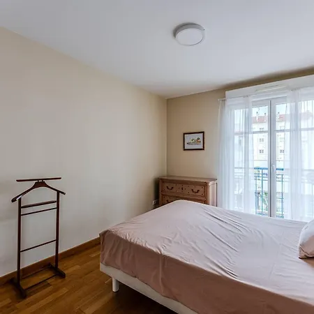 Apartmán : Superbe T2 A 100m De La Avec Parking, Wifi - Fr-1-433-138