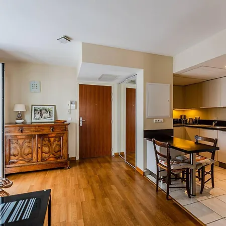 : Superbe T2 A 100m De La Avec Parking, Wifi - Fr-1-433-138 Apartmán *