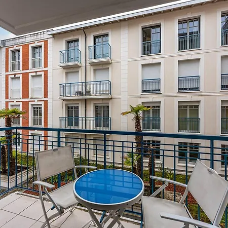 : Superbe T2 A 100m De La Avec Parking, Wifi - Fr-1-433-138 Apartmán *